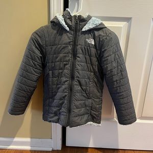 Girls North face jacket size small 7/8